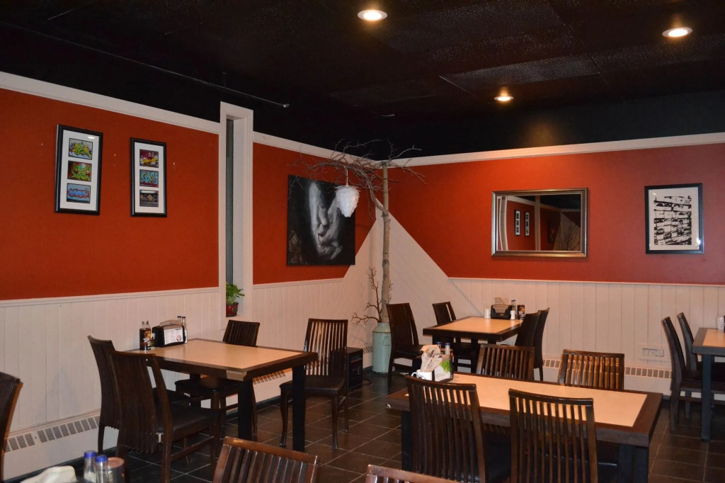 Canadas Best Value Inn- Riverview Hotel