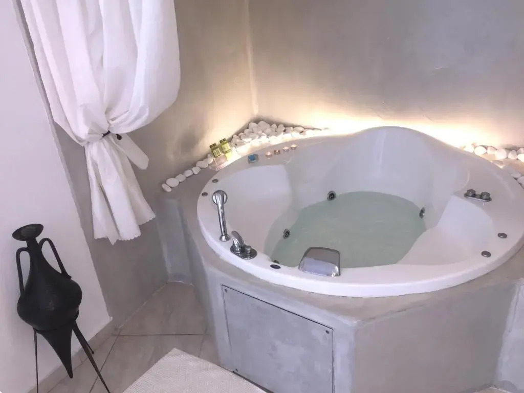 Aeolos Art & Eco Suites Adults Only
