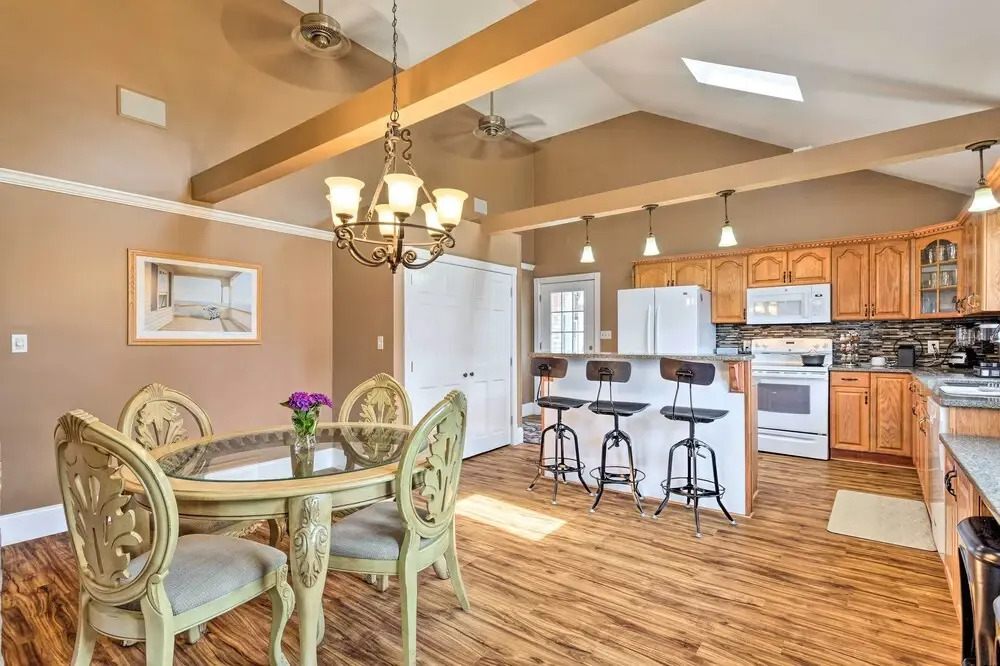 Coastal Abode w/ Beach Views, Walk to Beach & Bars