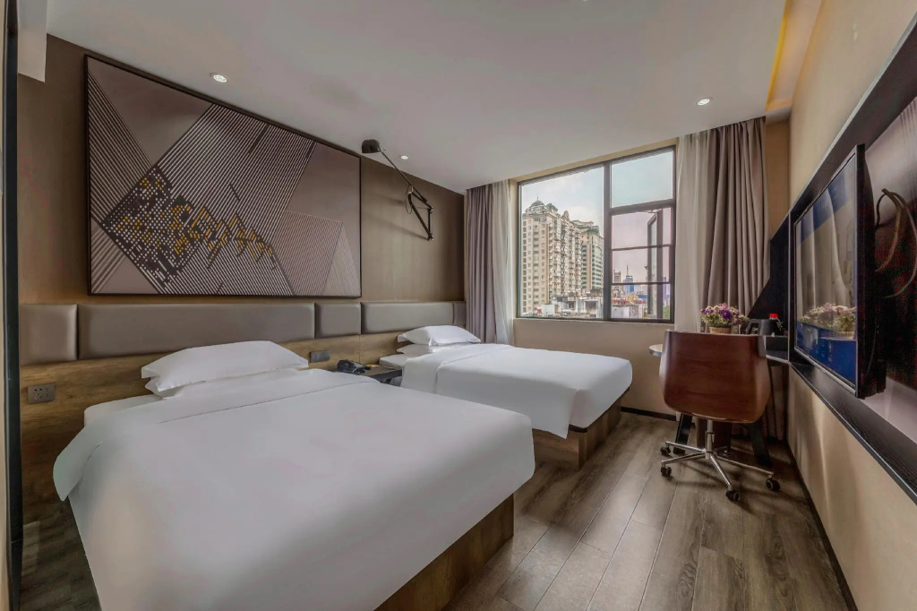 IU Hotel·Kunming Yuantong Mountain Cuihu Park