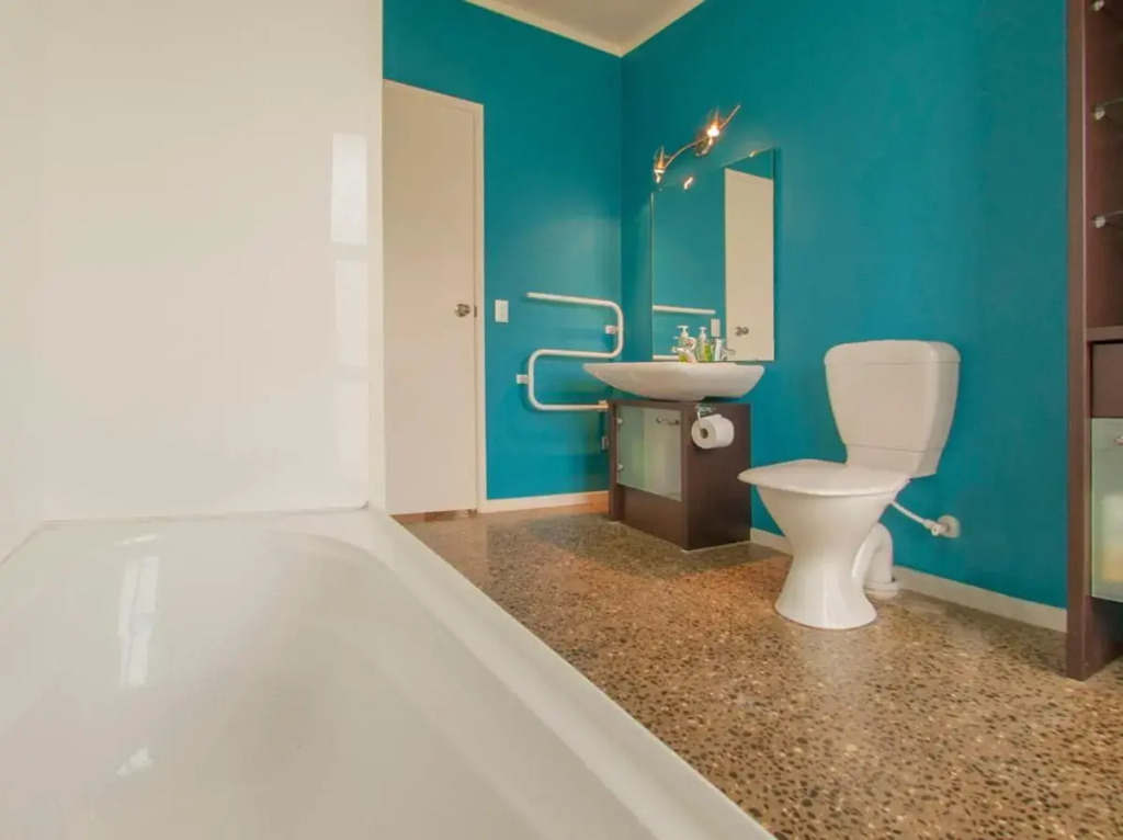 Sands Beach House - Matarangi Holiday Home