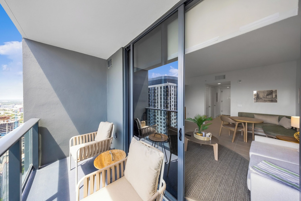 1-BD Condo in DTW Miami - City Views
