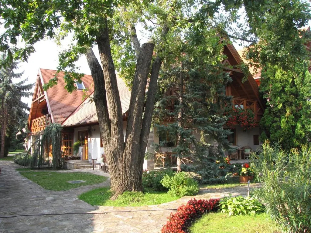 Tölgyes Apartment