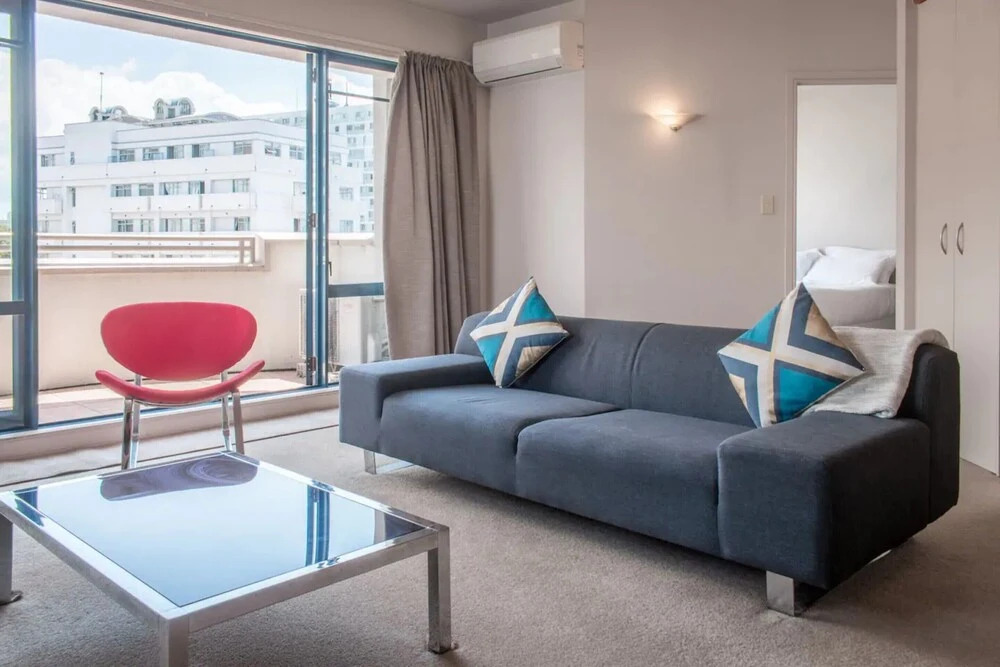 Cosy 2 Bedroom CBD Apartment With Balcony