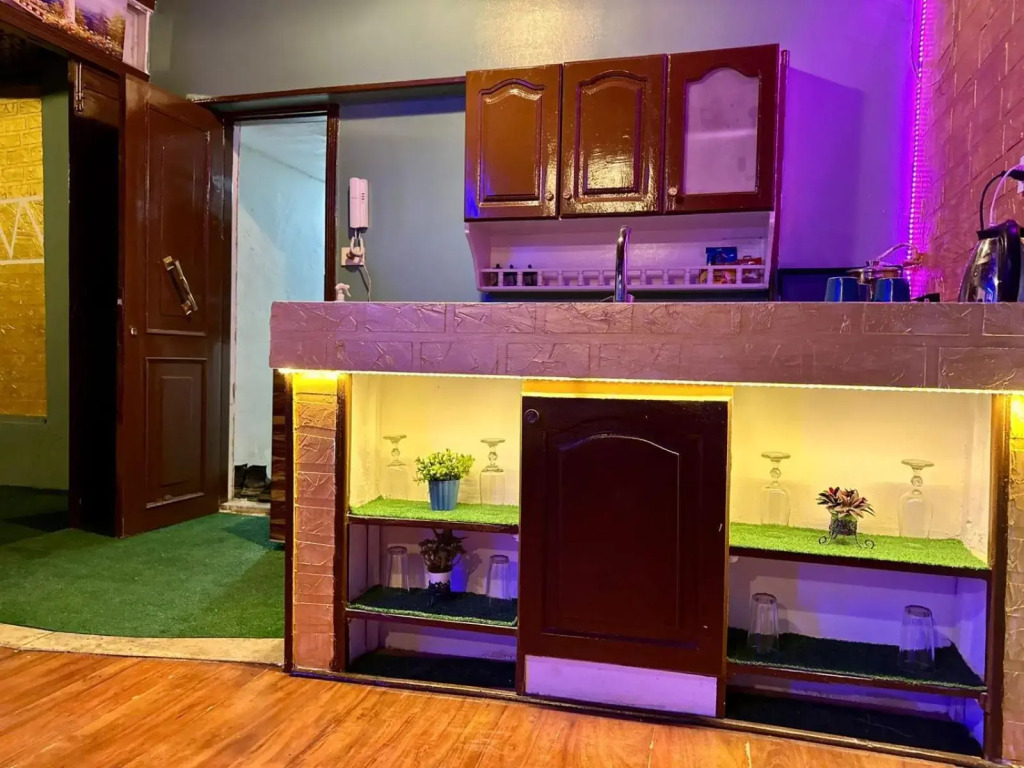 Elegant studio with private entrance with full services