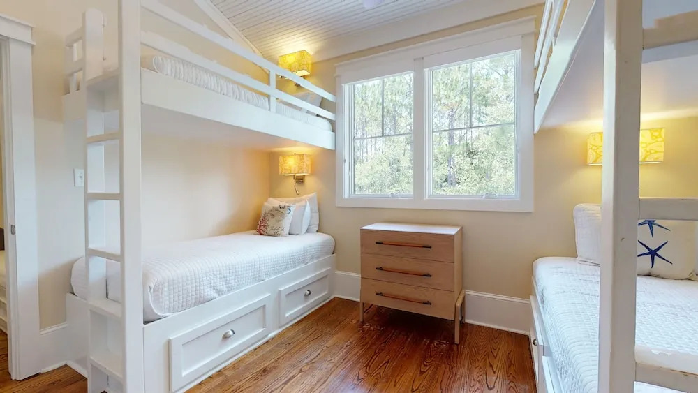 37 Royal Fern Beautiful 4 Bedroom 3.5 Bath with Private Pool - Sleeps 12 Perfect family location 4 Home by RedAwning