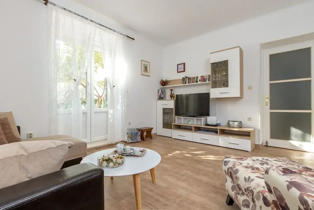 Apartment Four Seasons