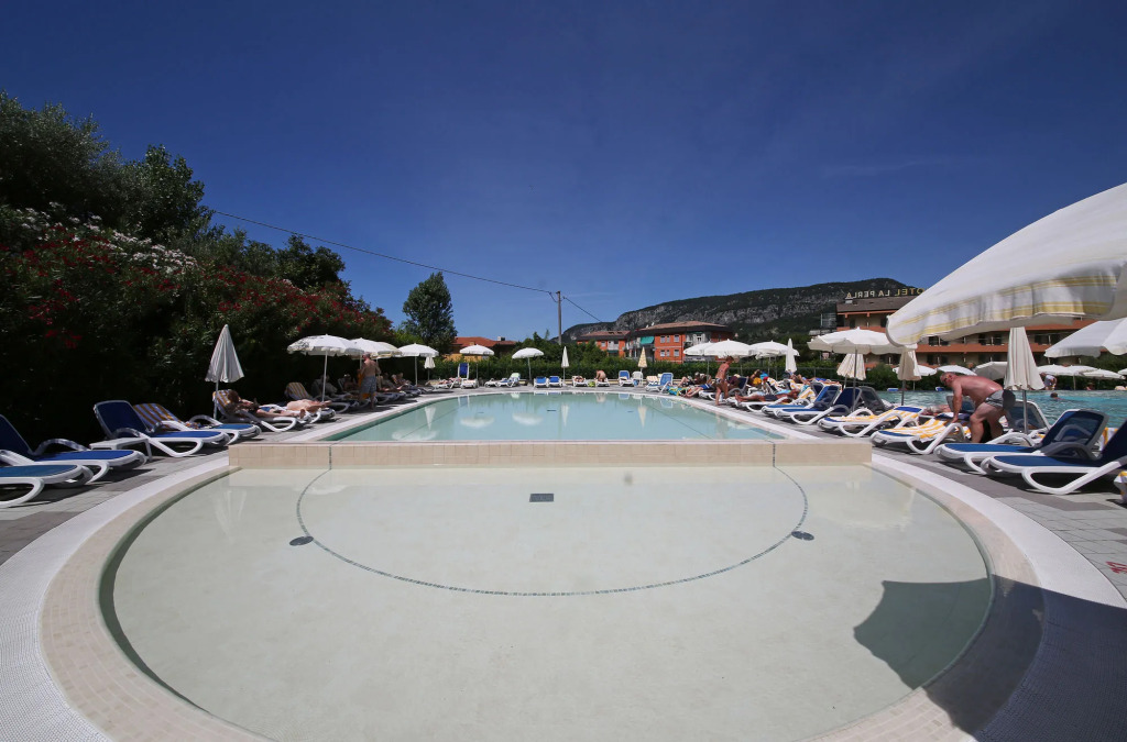Hotel La Perla - Bike Hotel