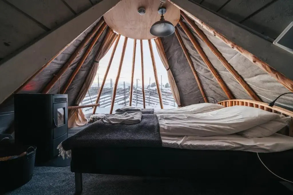 Holmen Husky Lodge