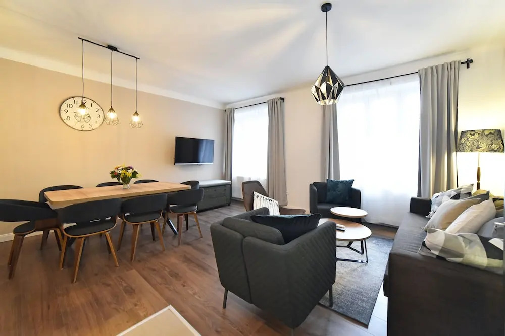 Premium Central Apartment & Room