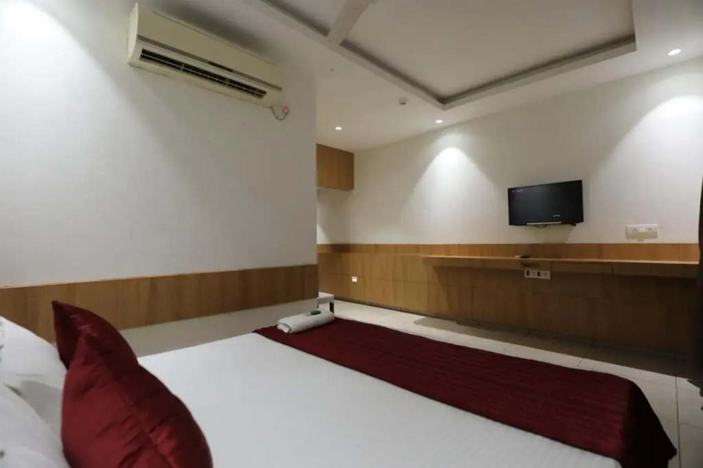 Hotel Shagun Rooms & Banquet, Surat