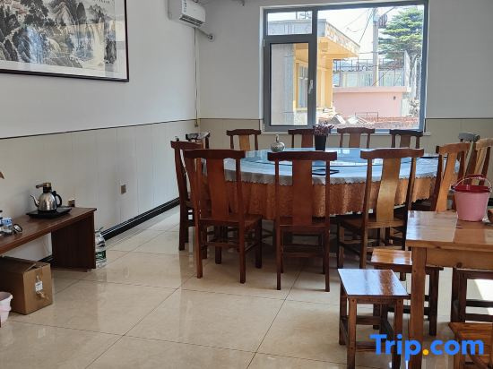 Ruoshu Homestay (Qingdao Lingshan Island)