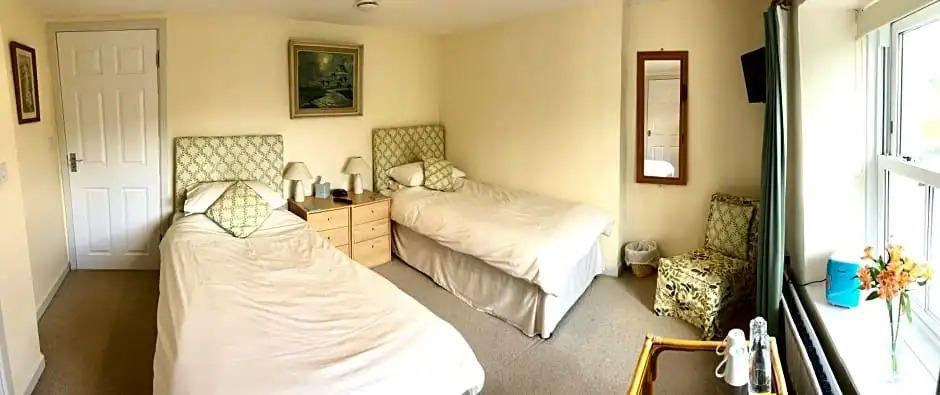 Lynwood House Bed and Breakfast