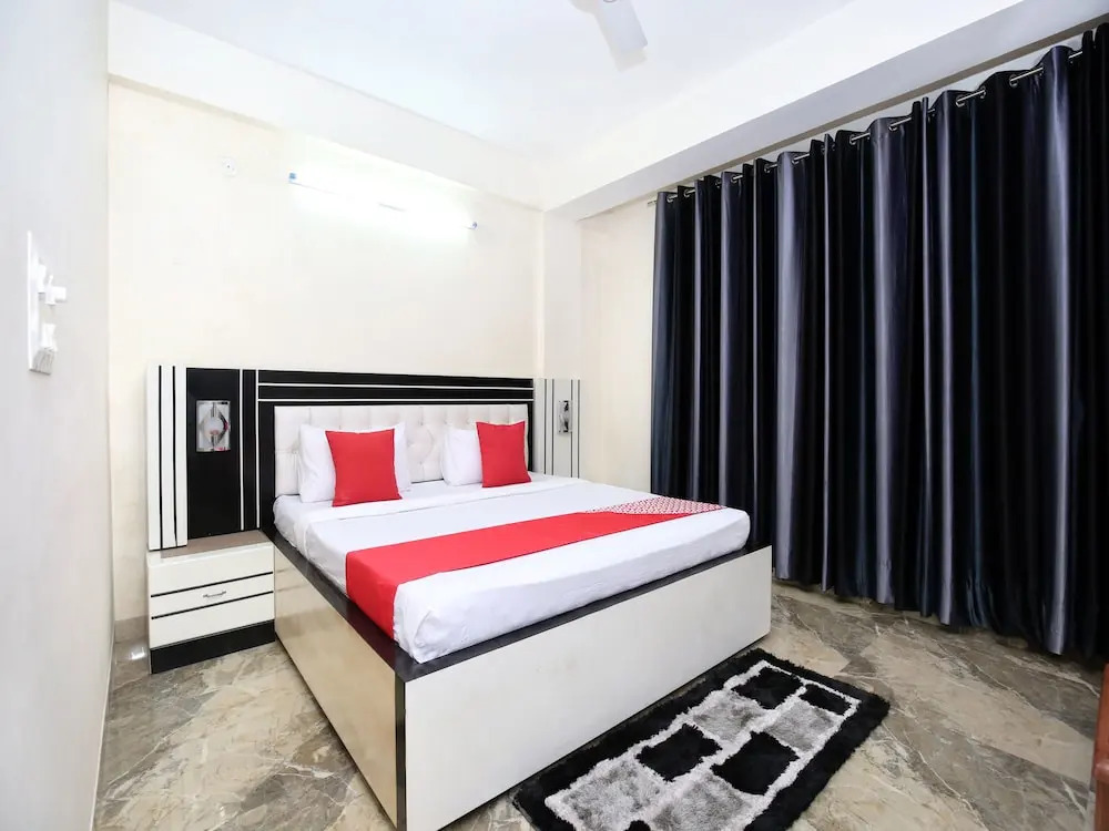 OYO 14883 HOME 1RK Barog Valley