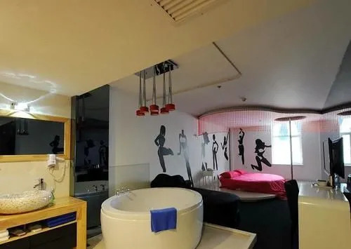 Tianjin Romantic Holiday Hot Spring Hotel