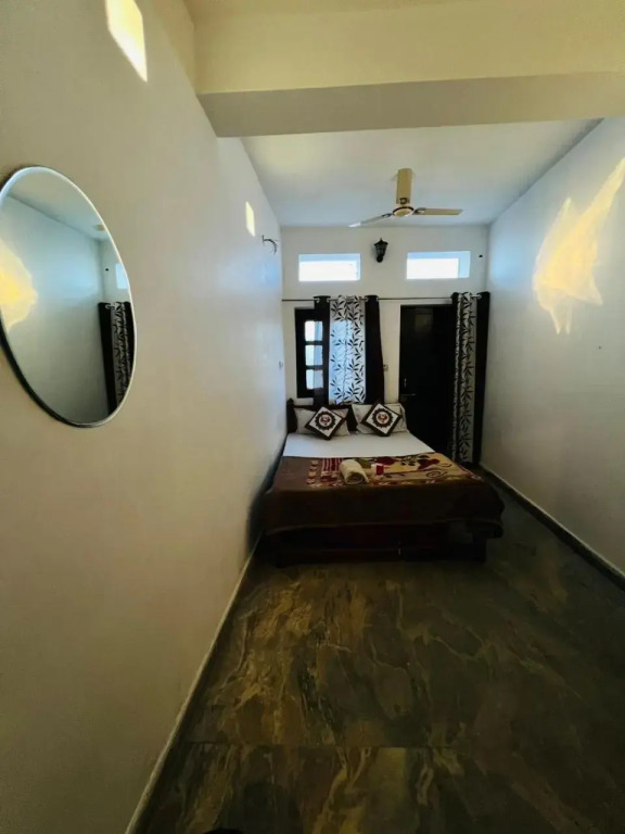 Suri Guest House