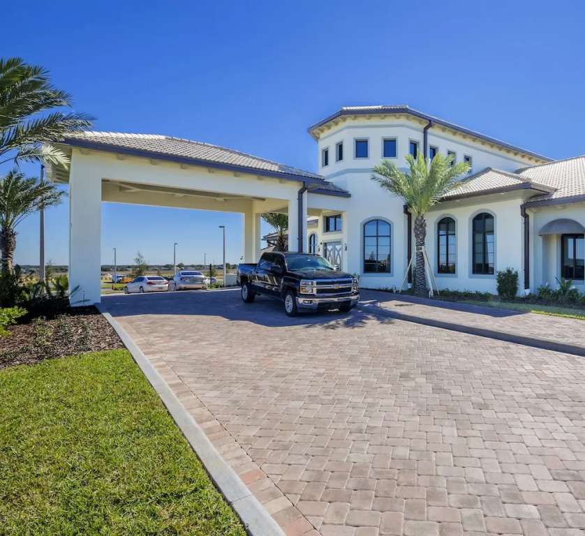 Regal Splendor Villa by VillaDirect