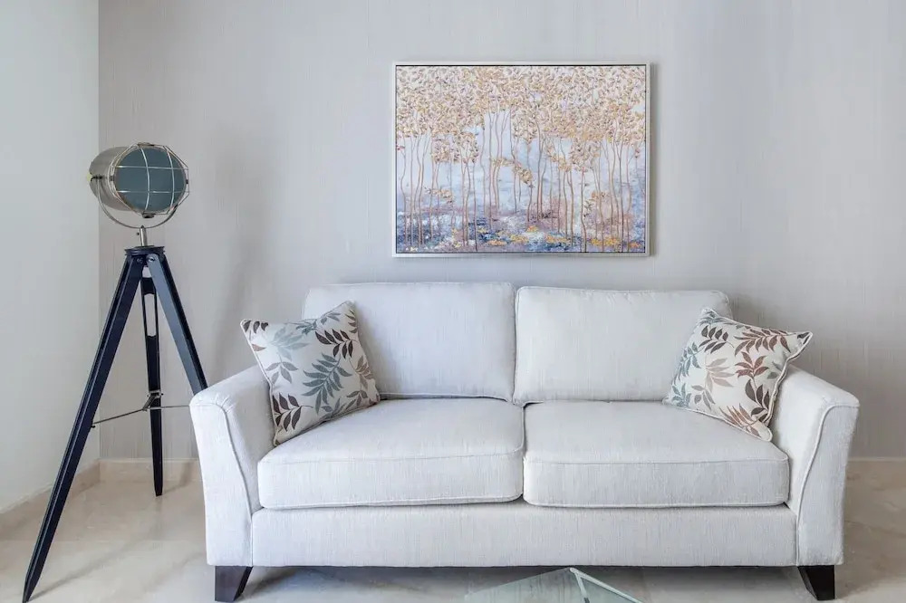 Luxuriously Elegant 2BR Apartment in Downtown Dubai