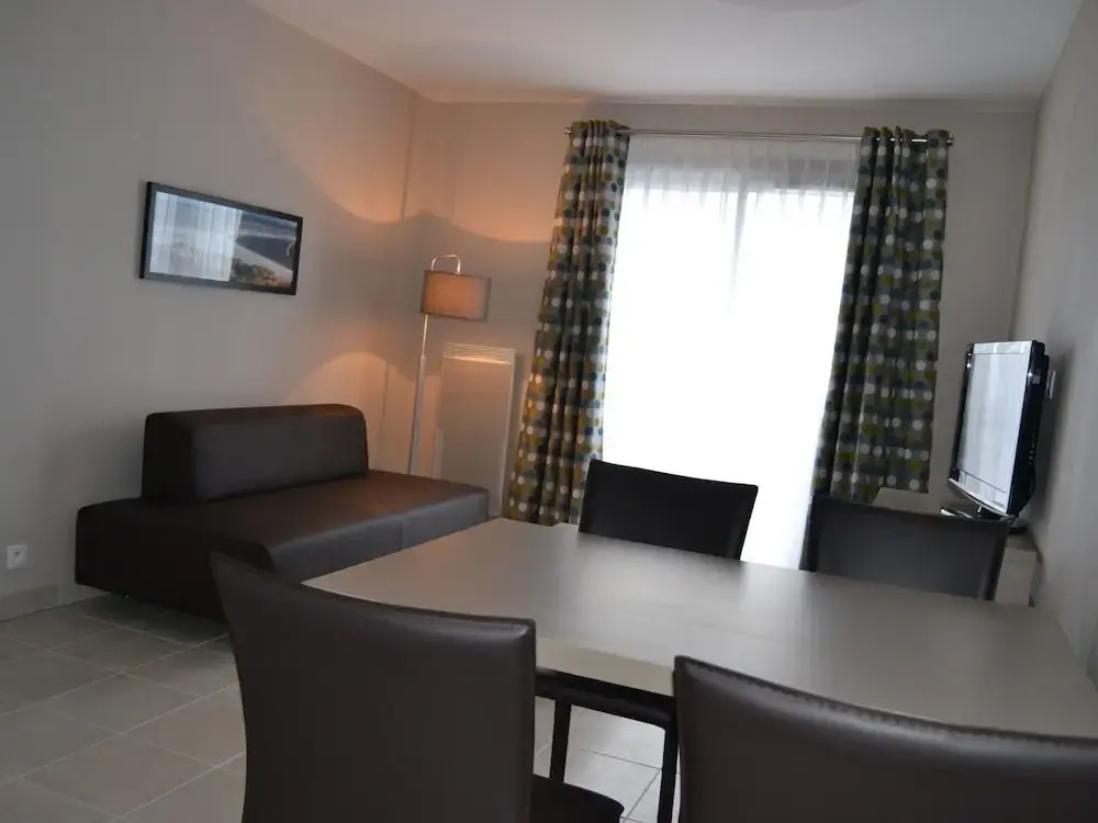 Modern Apartment Only 50 M. From the Beach of Concarneau