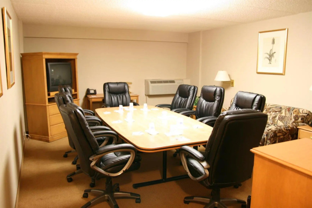Humphry Inn and Suites