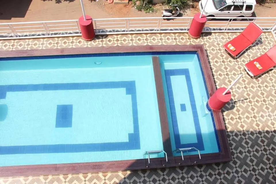 Hotel M R Manfred