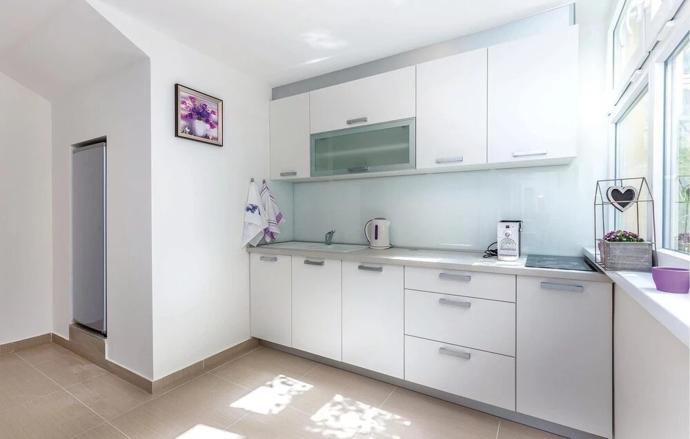 Beautiful Home in Smokvica With Wifi and 6 Bedrooms