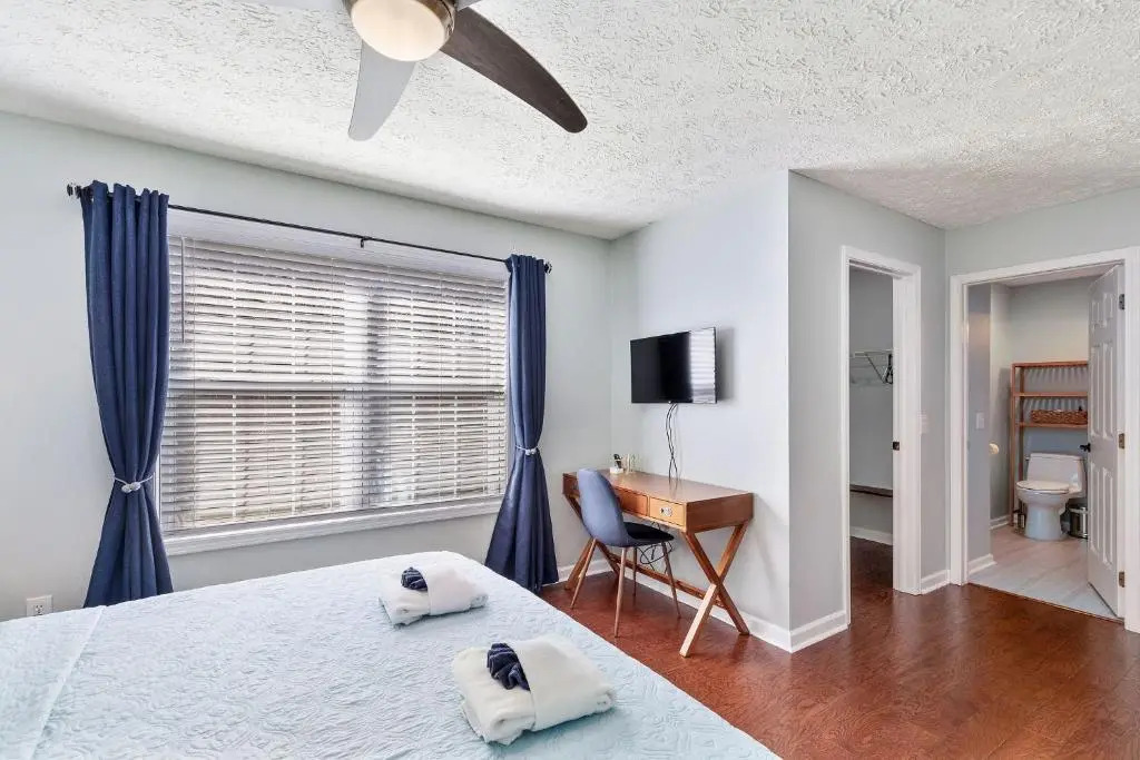 2nd Block E Huron - Keep Palm - Adorable House Minutes from the Beach