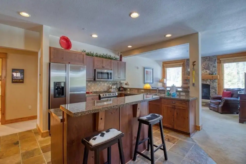 Private Family Friendly 2 Bedroom Townhome Located In East Keystone With Access To Free Shuttle Service