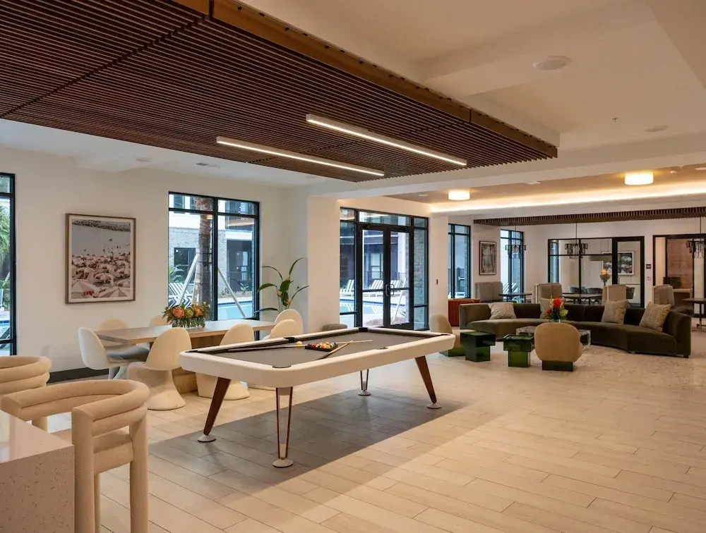 Landing Stylish 1BD Yoga Studio Gym