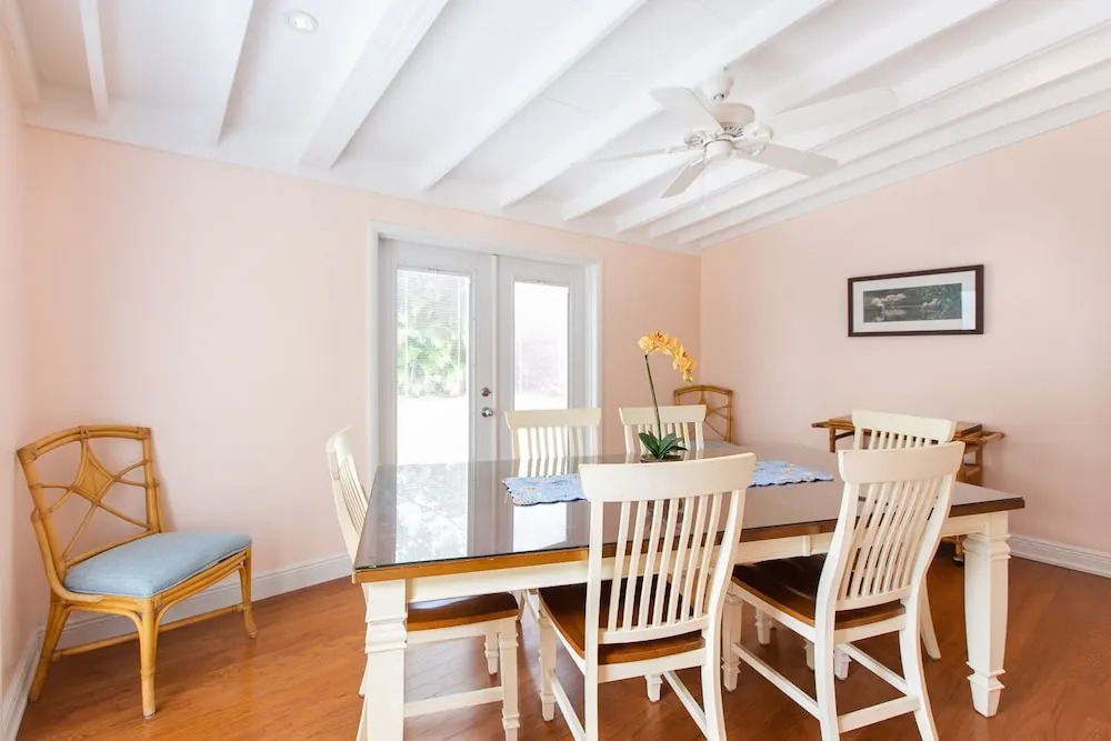Salty Dog - Dog Friendly Home On Sanibel! 3 Bedroom Home