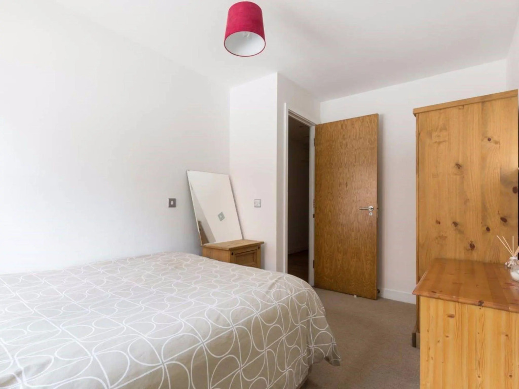 Carisbrook Court