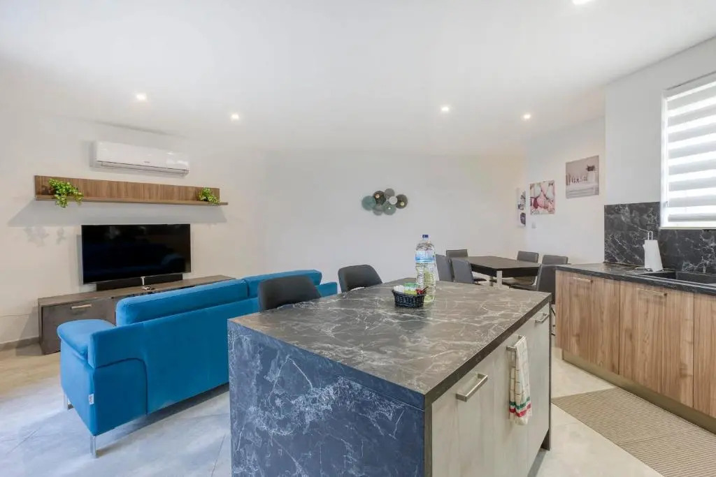 Stunning Apartment With Pool-hosted by Sweetstay
