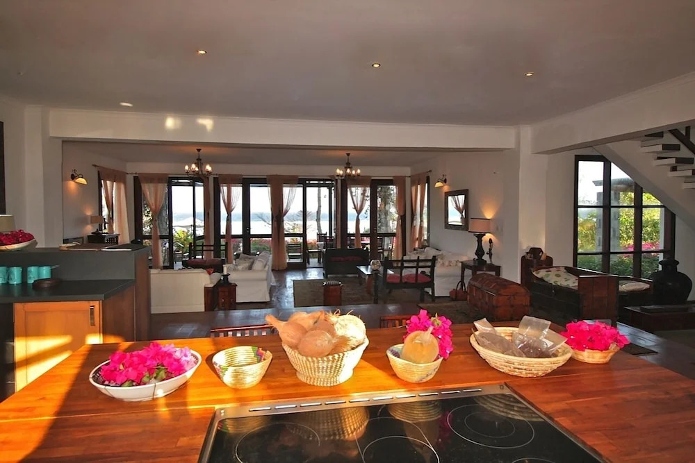 Villa Paradise on the Ocean