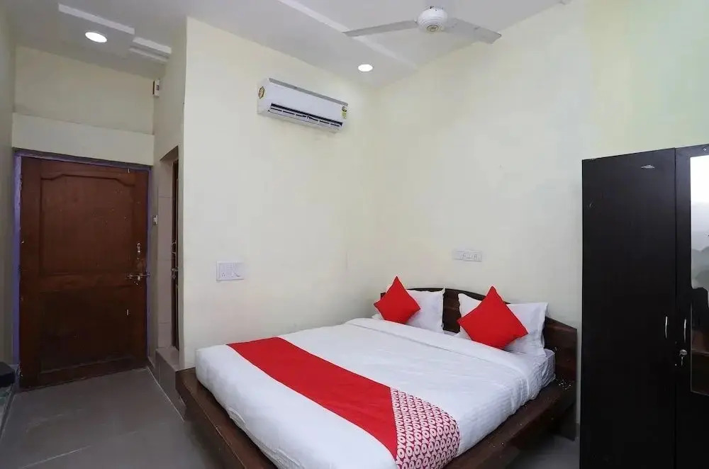 Kanha Palace By OYO Rooms