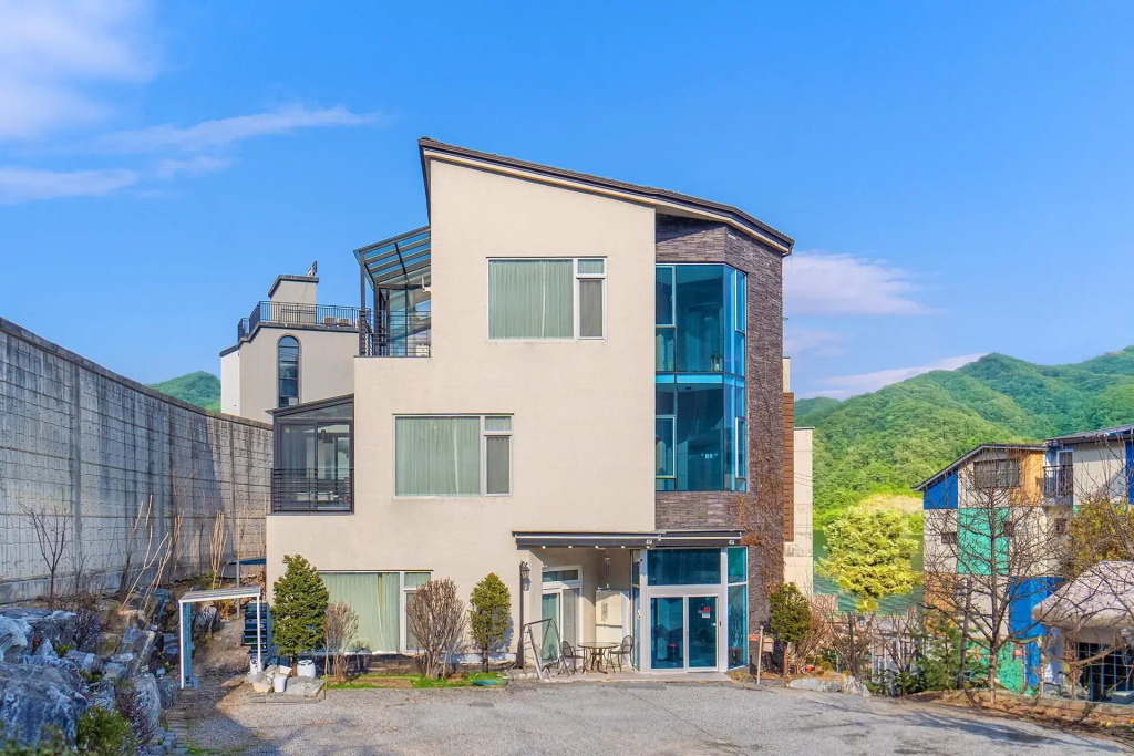 Koi Pension Gapyeong