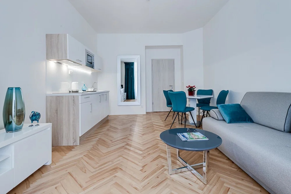 Gold Art Apartments