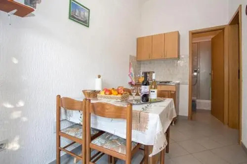 Apartments Miro 1184