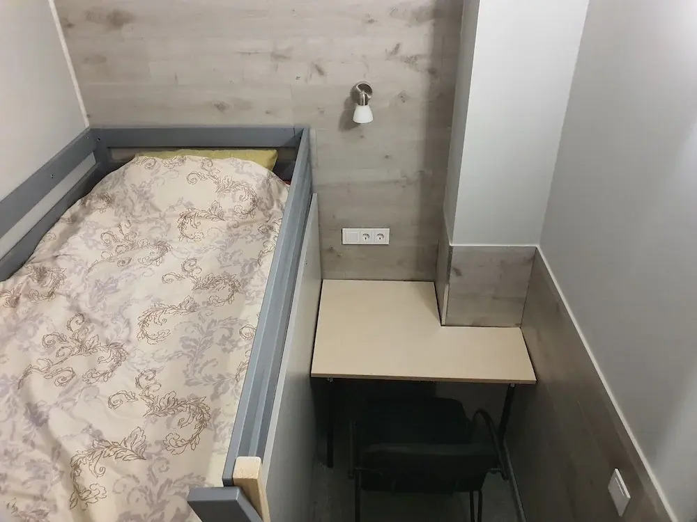 Tokyo Vibes - Private Sleeping Pods Hostel, Self check-in