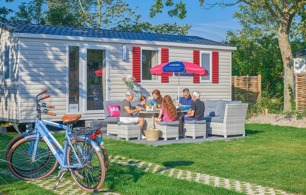 Amazing Home in Renesse With 3 Bedrooms and Wifi