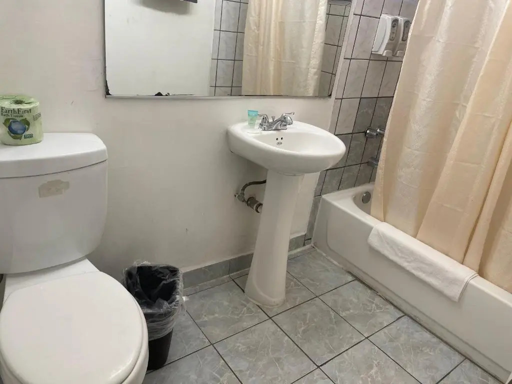 Los Angeles Adventurer All Suite Hotel at LAX