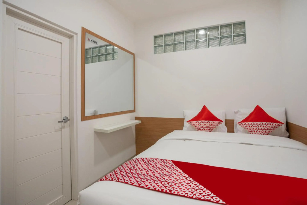 Hotel O Hegarbudhi Residence