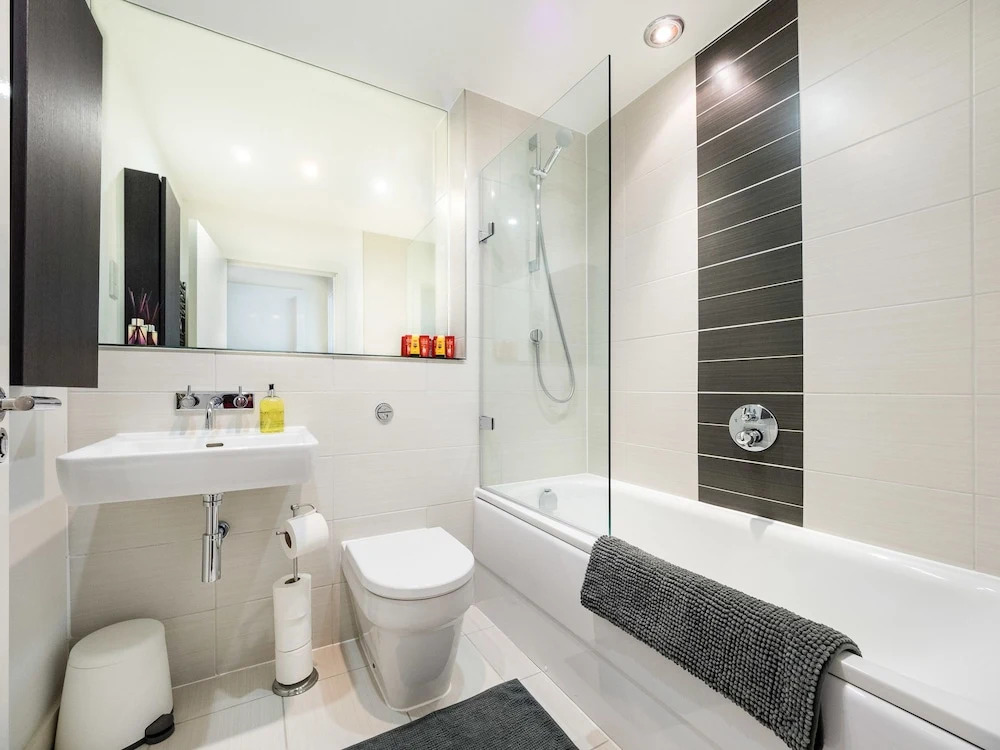 Deluxe Kennet Island Apartment