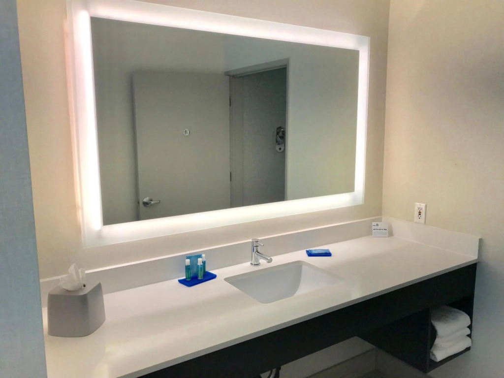Holiday Inn Express & Suites Tracy by IHG