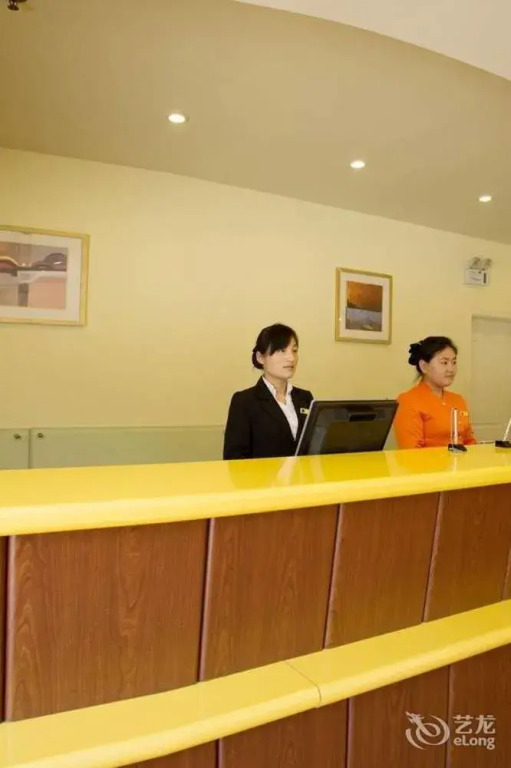 Home Inn Qingdao Jiaozhou Bus Terminal Station