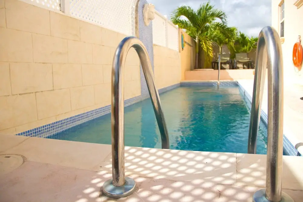 Apartment With Pool Near Golf Course And Oistins