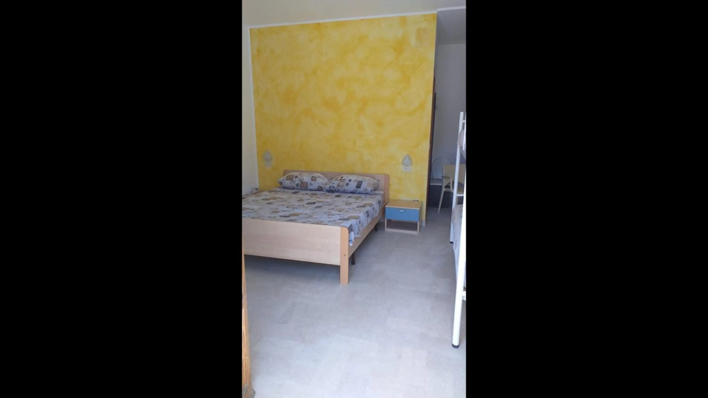 Room in B&B - Spacious Double Room Right by the sea