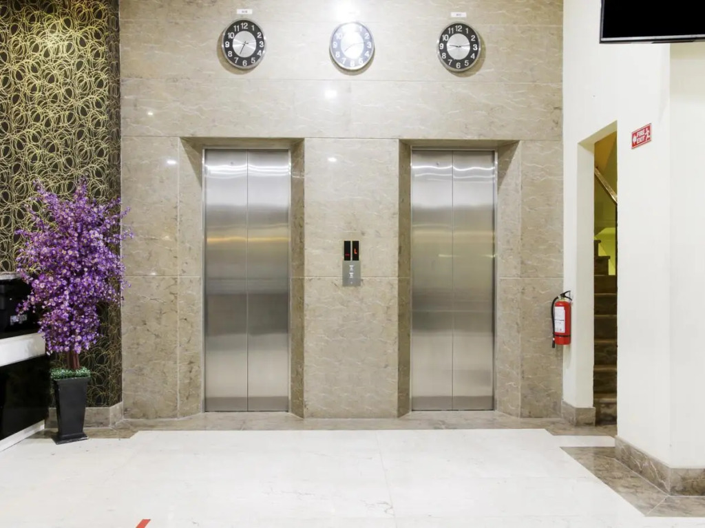 Capital O 454 Raising Hotel