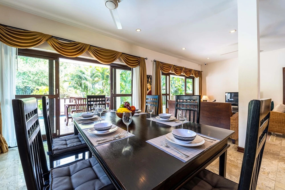 Cozy 3 Bedroom Pool Villa Close to Town - CV3L
