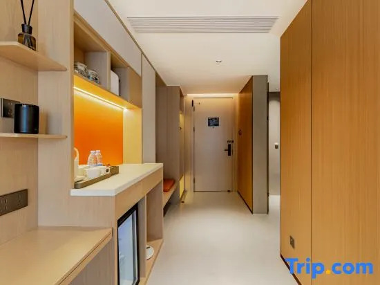 Yi HOTEL