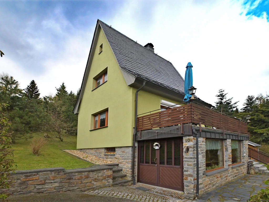 Cosy holiday home with sauna, terrace and garden in the Ore Mountains